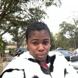 Meet your Posher, Adwoa